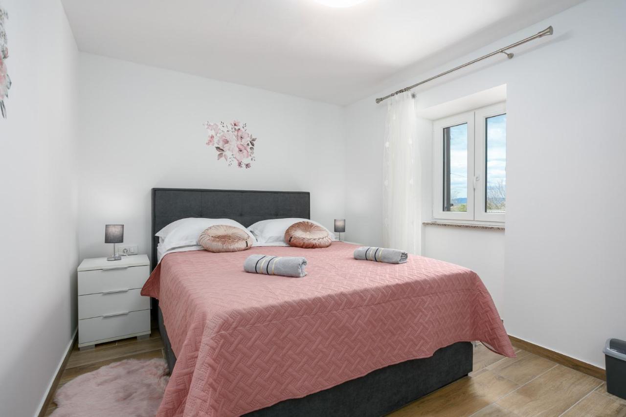 Apartment Ivana Malinska Bagian luar foto